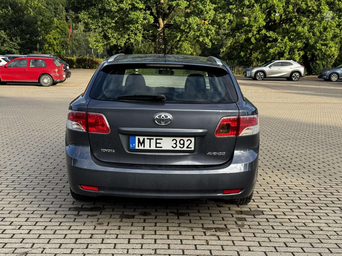Toyota Avensis - 4