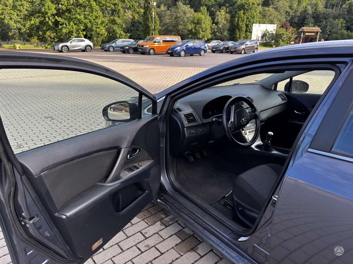 Toyota Avensis - 5