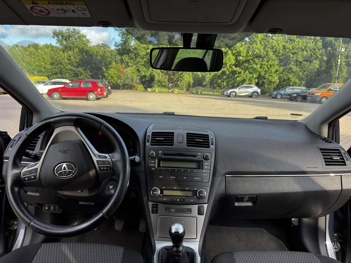 Toyota Avensis - 10
