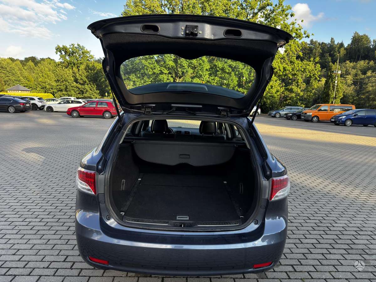 Toyota Avensis - 11