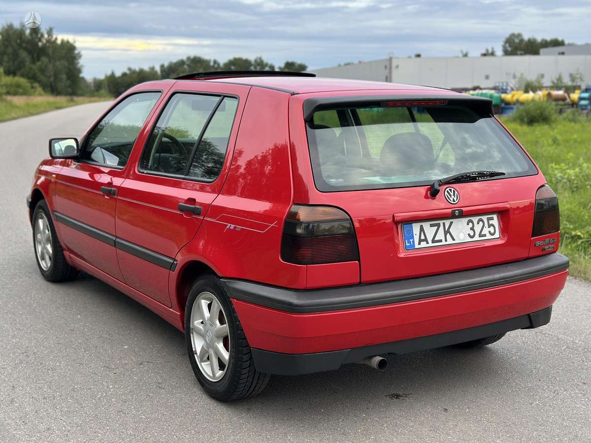 Volkswagen Golf - 4