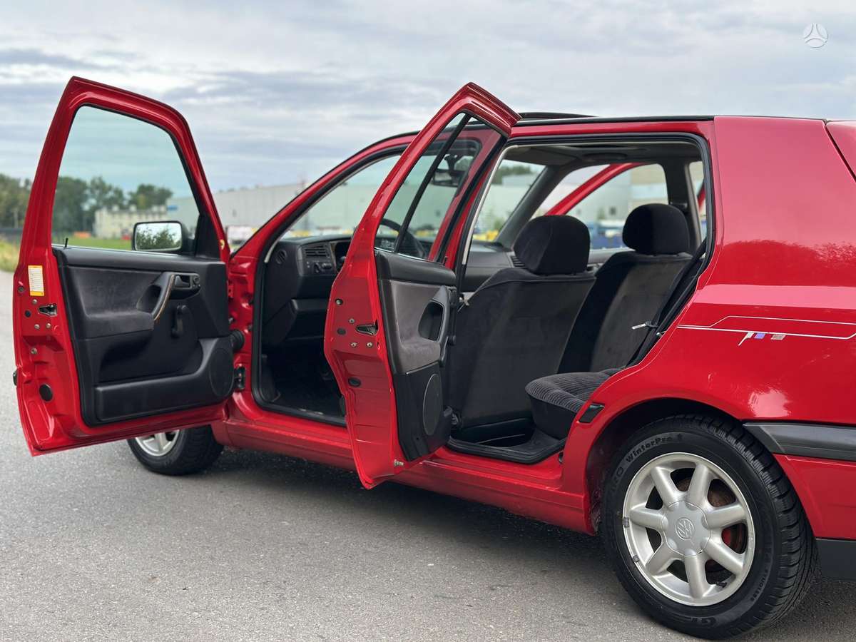 Volkswagen Golf - 11