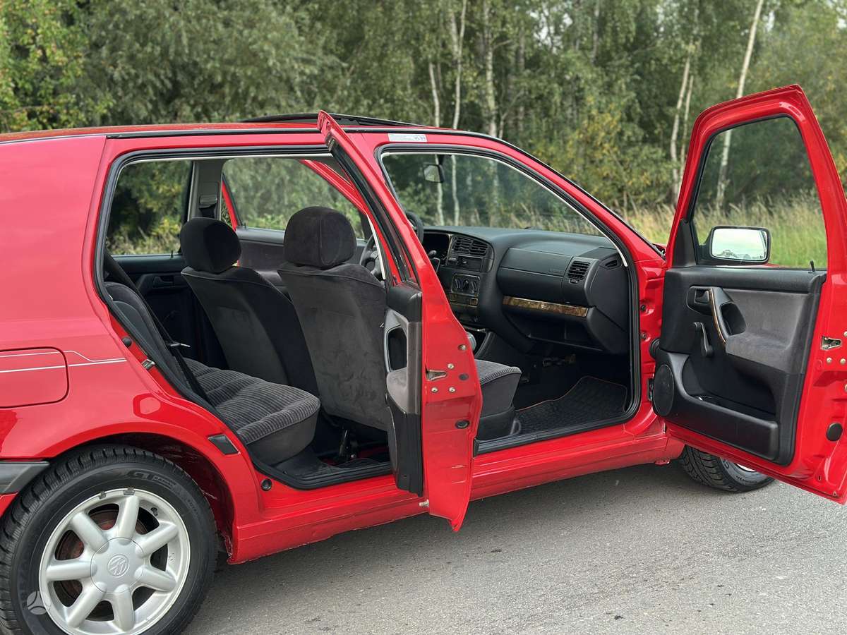 Volkswagen Golf - 12