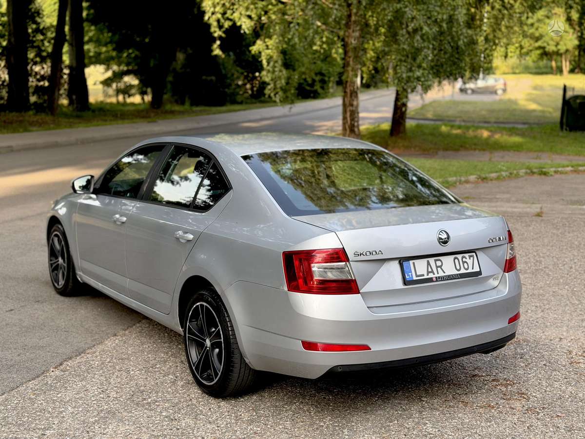 Skoda Octavia, Седан