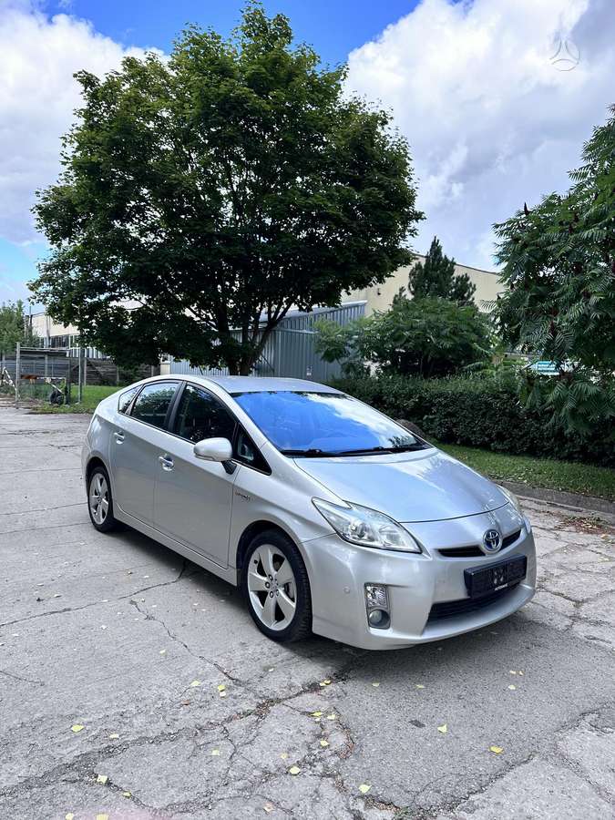 Toyota Prius - 1