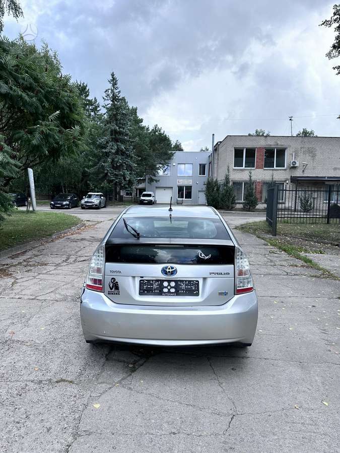 Toyota Prius - 5