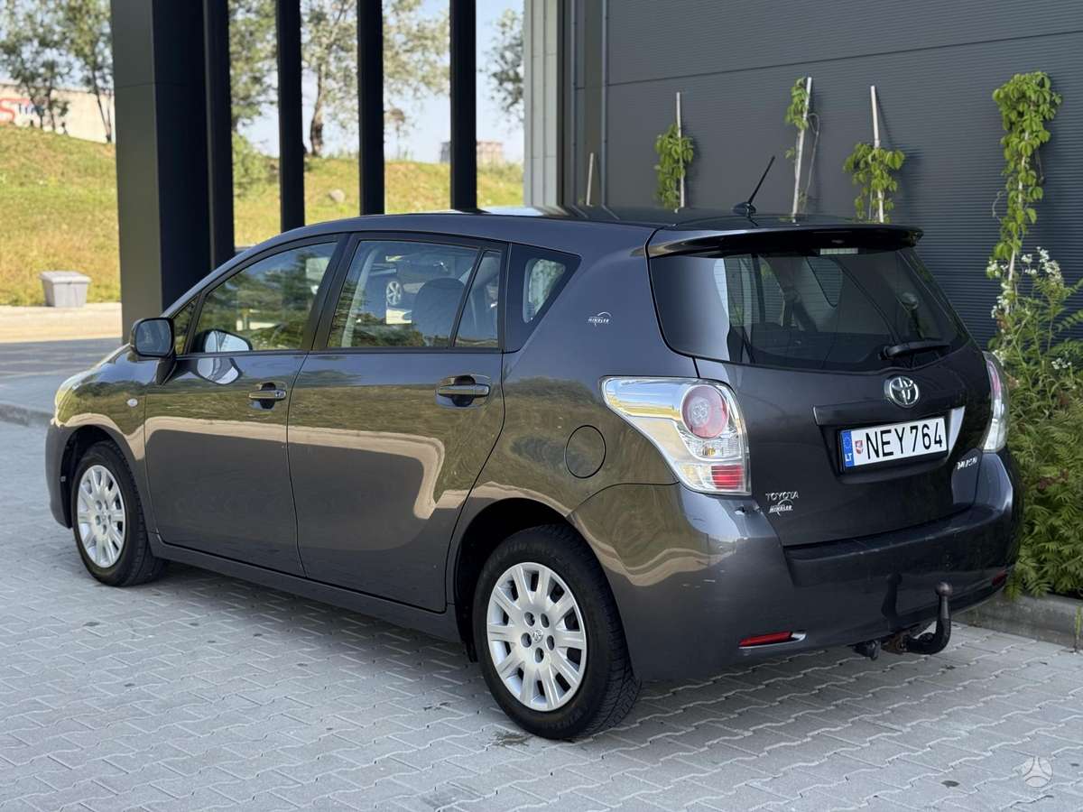 Toyota Verso, 2.0 l., mpv / minivan