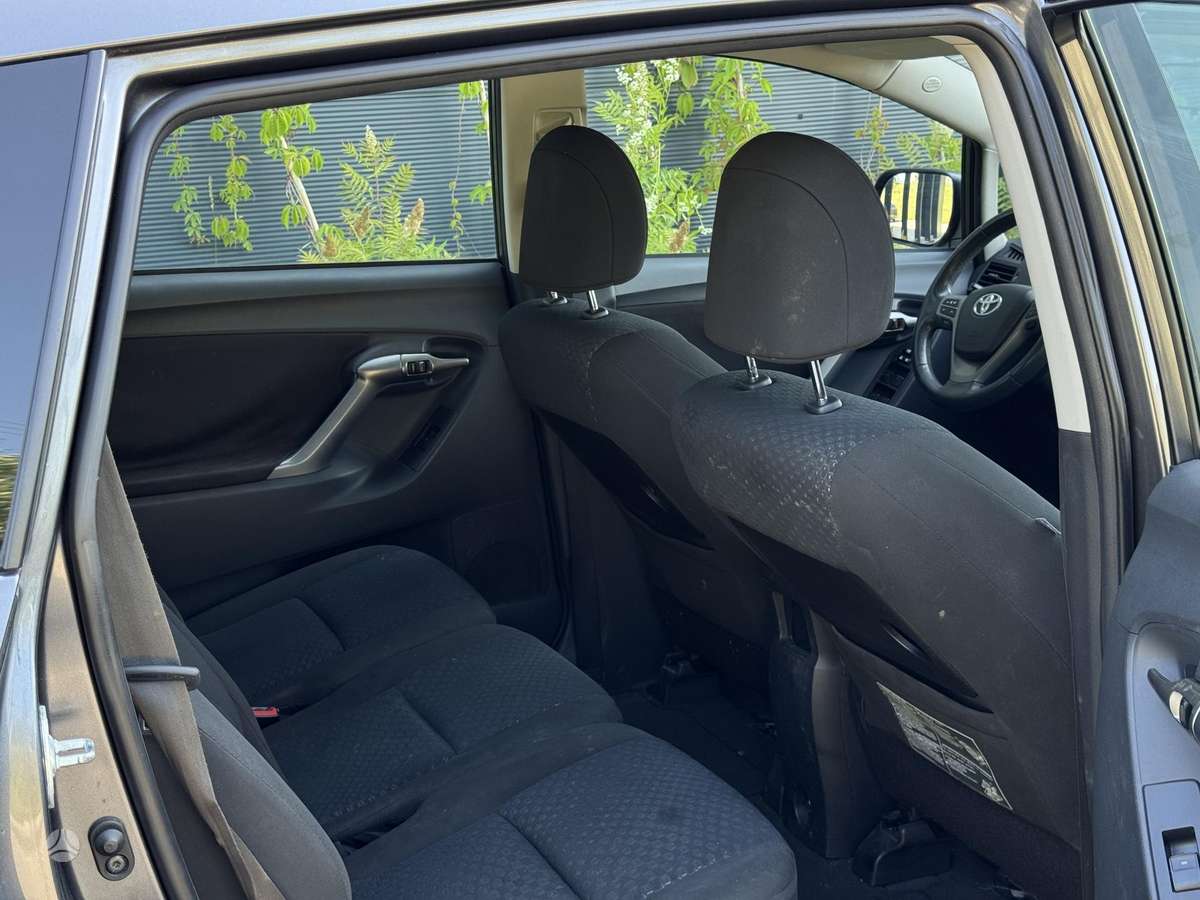 Toyota Verso, 2.0 l., mpv / minivan