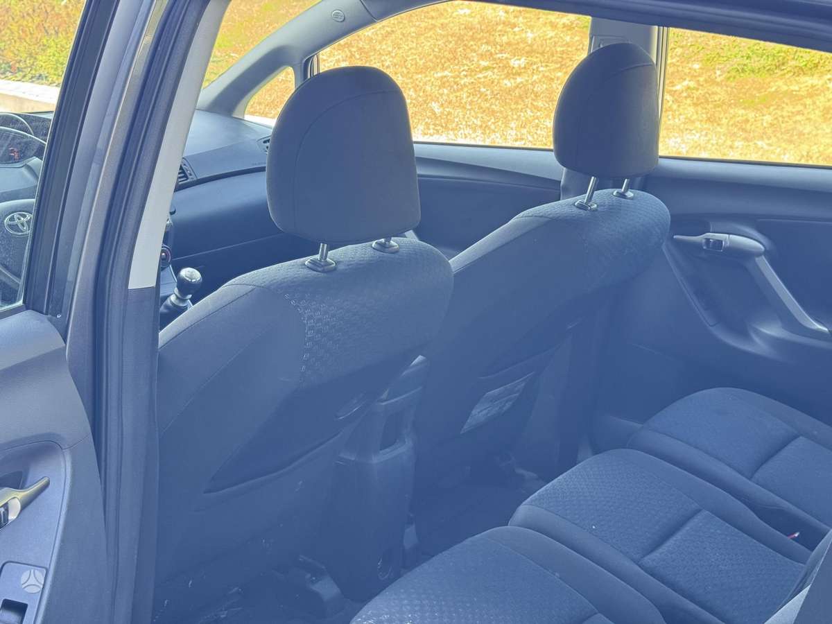 Toyota Verso, 2.0 l., mpv / minivan