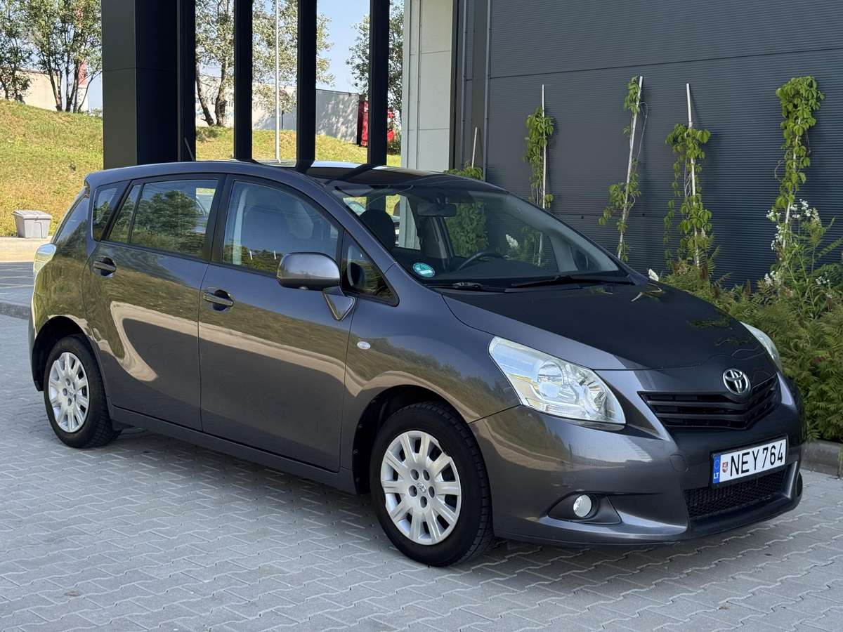 Toyota Verso, 2.0 l., mpv / minivan