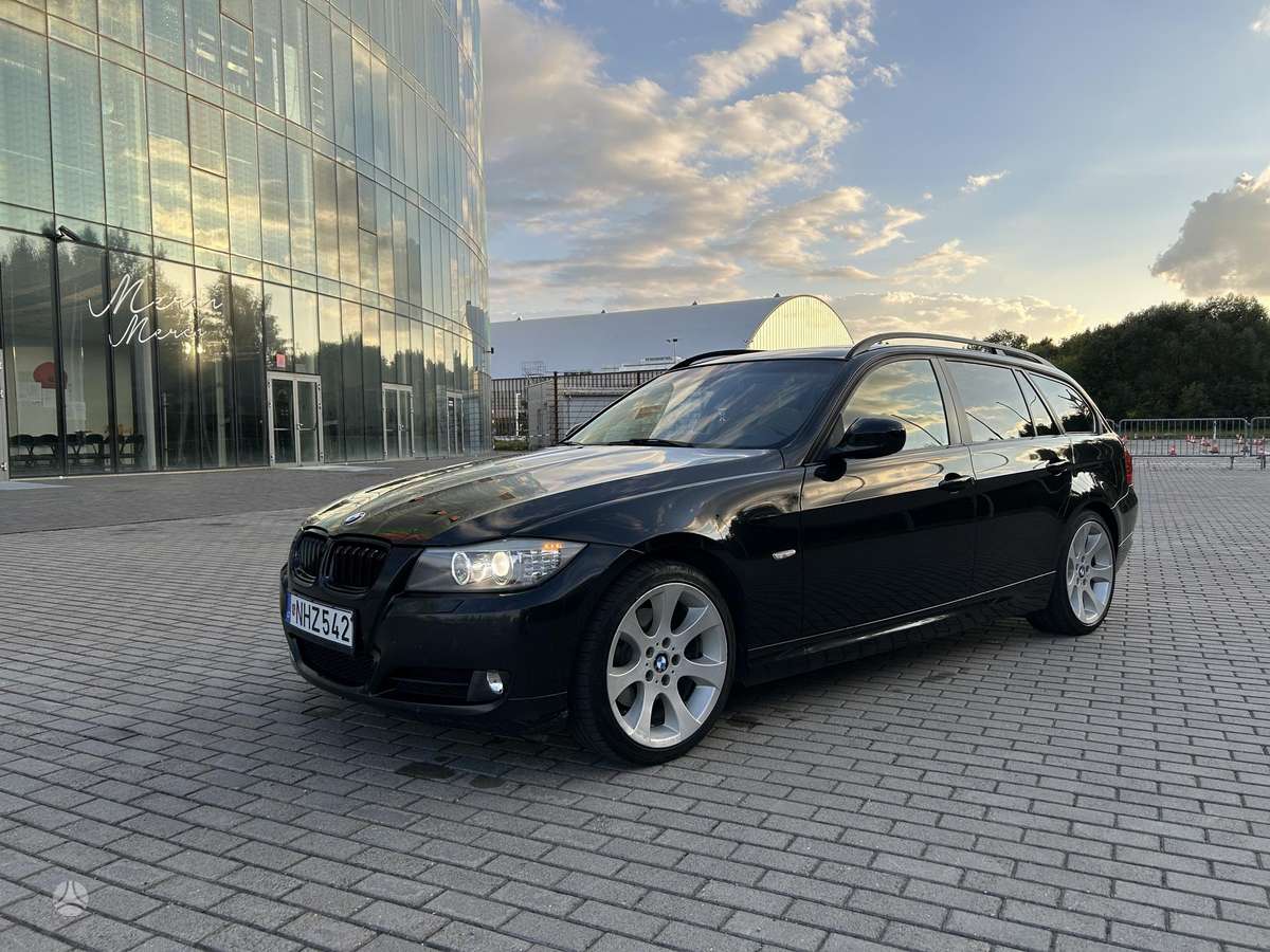 BMW 318, Универсал