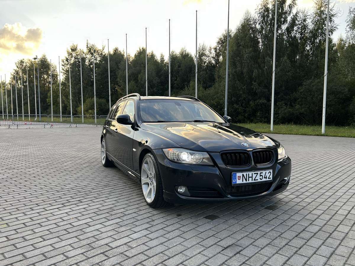 BMW 318, Универсал