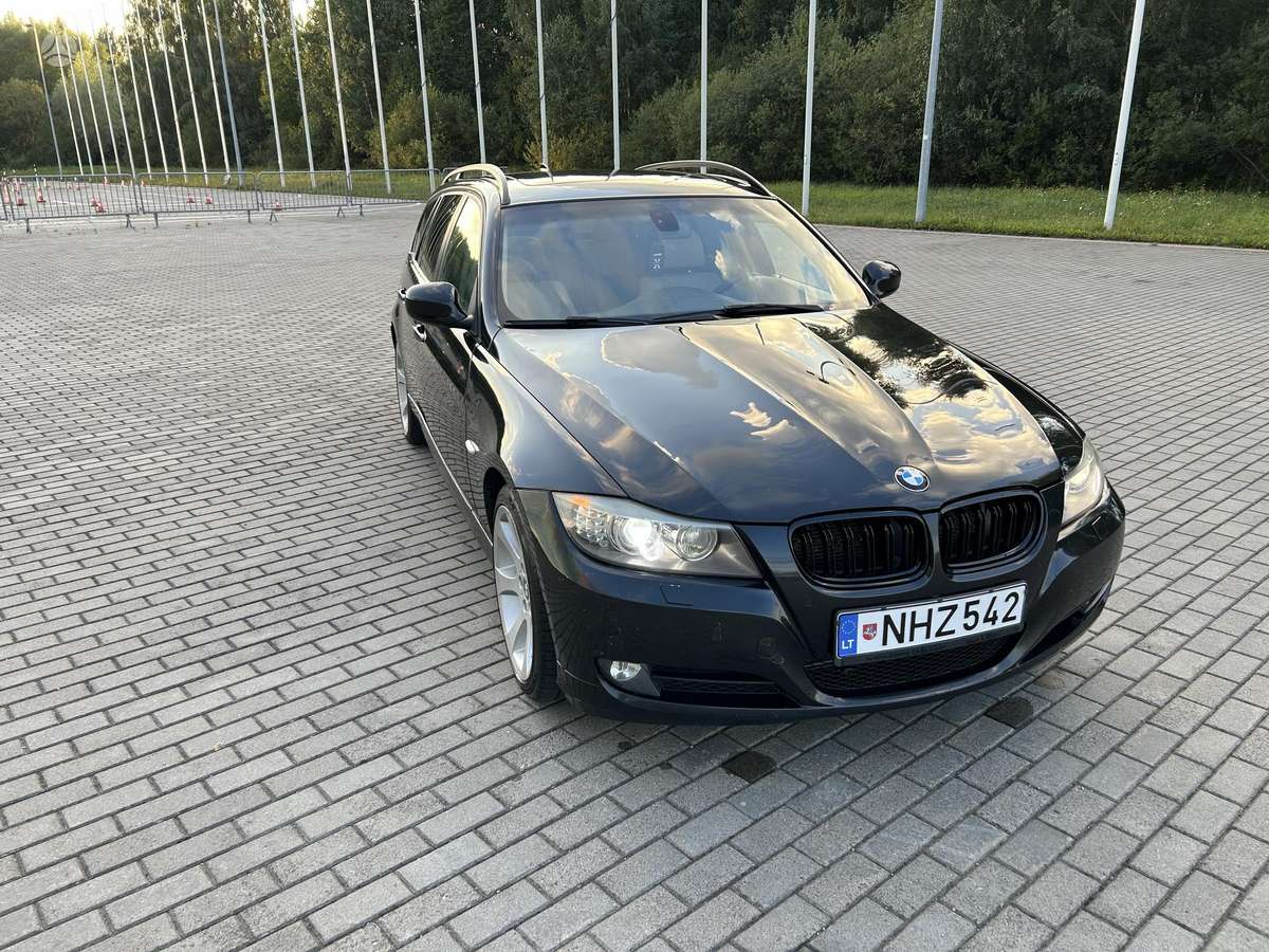 BMW 318, Универсал