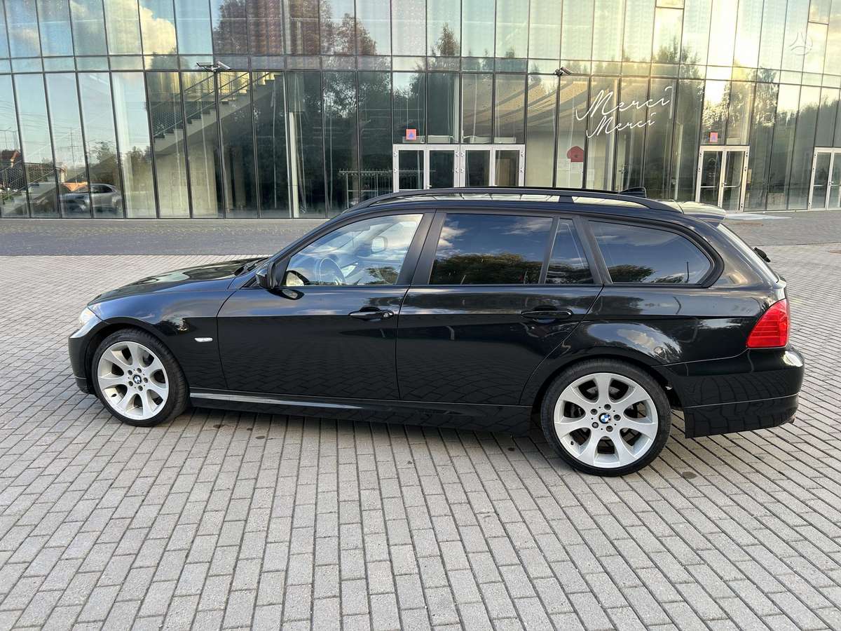 BMW 318, Универсал