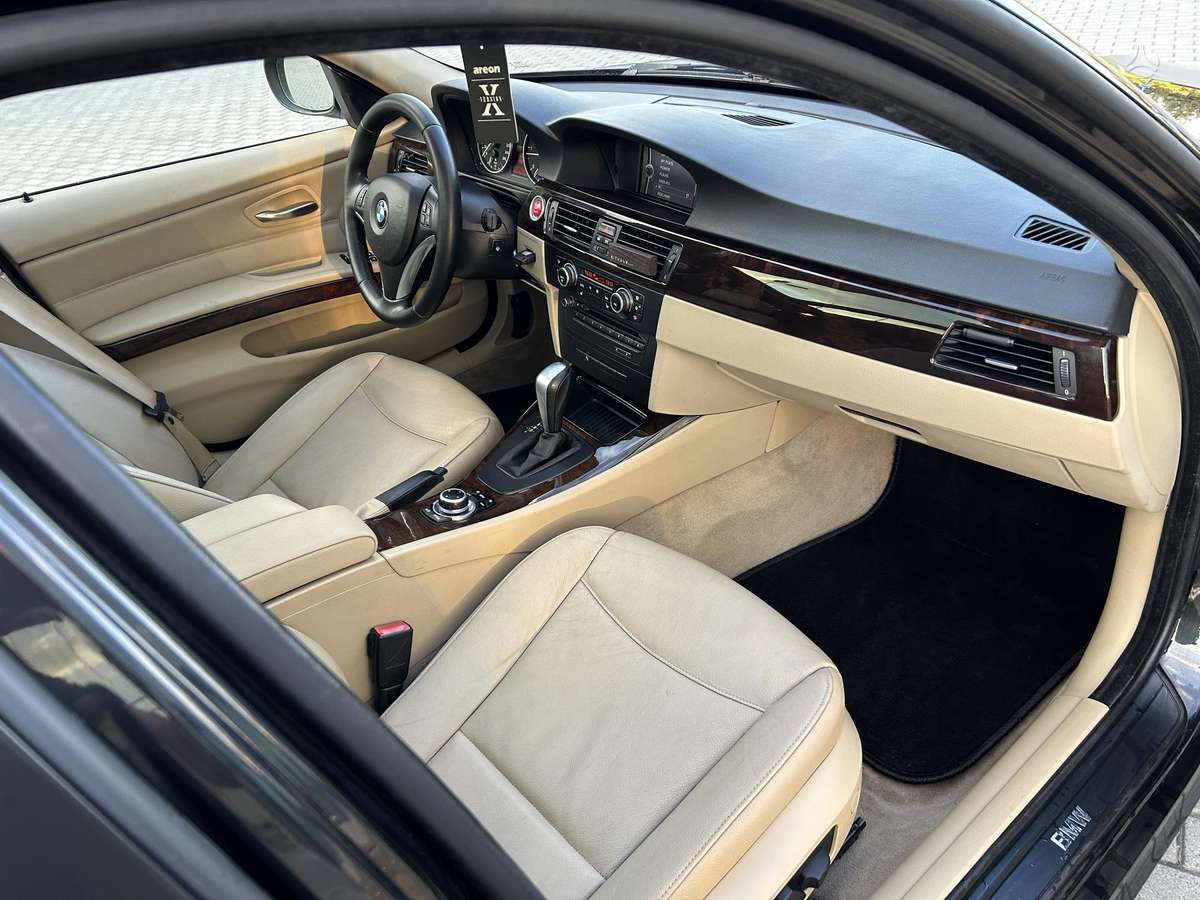 BMW 318, Универсал