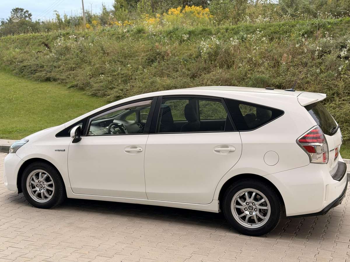 Toyota Prius+ - 10