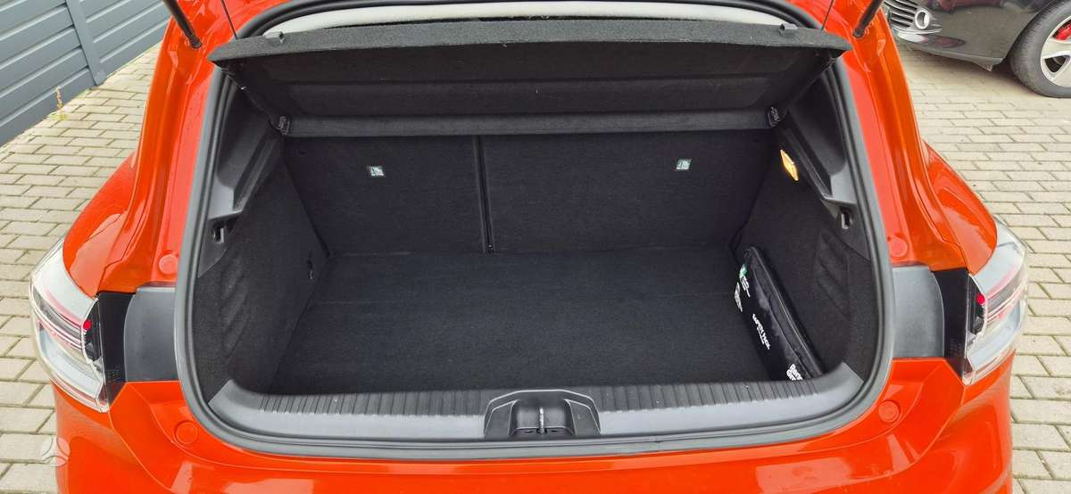 Renault Clio - 10