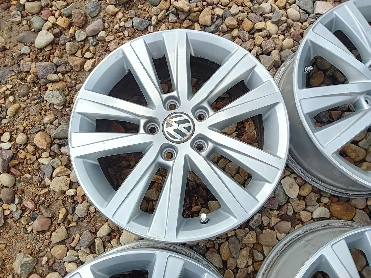 Volkswagen, light alloy, R16