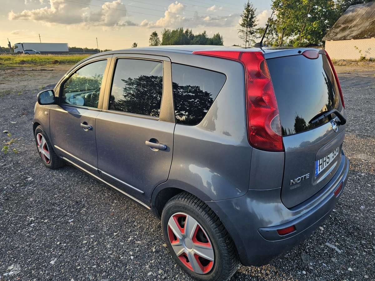Nissan Note, 1.5 l., hatchback