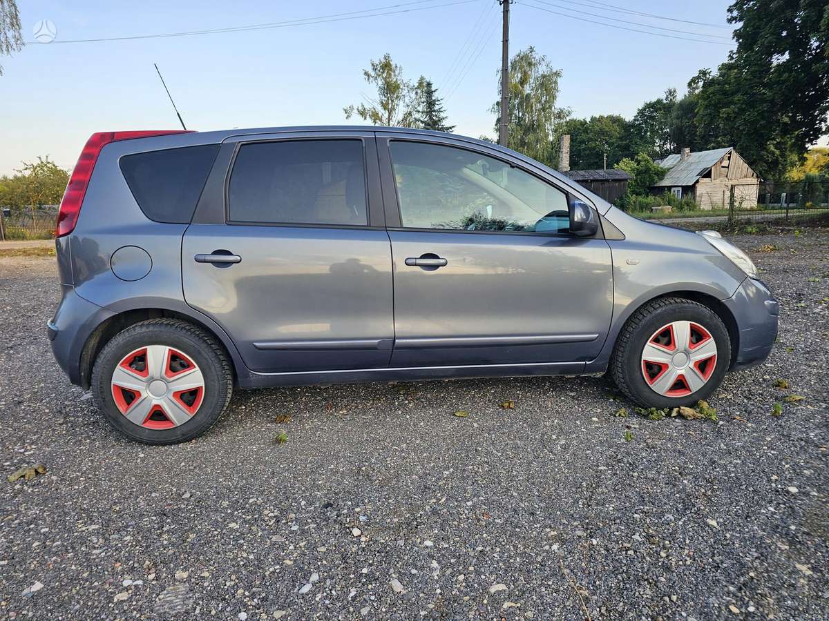 Nissan Note, 1.5 l., hatchback