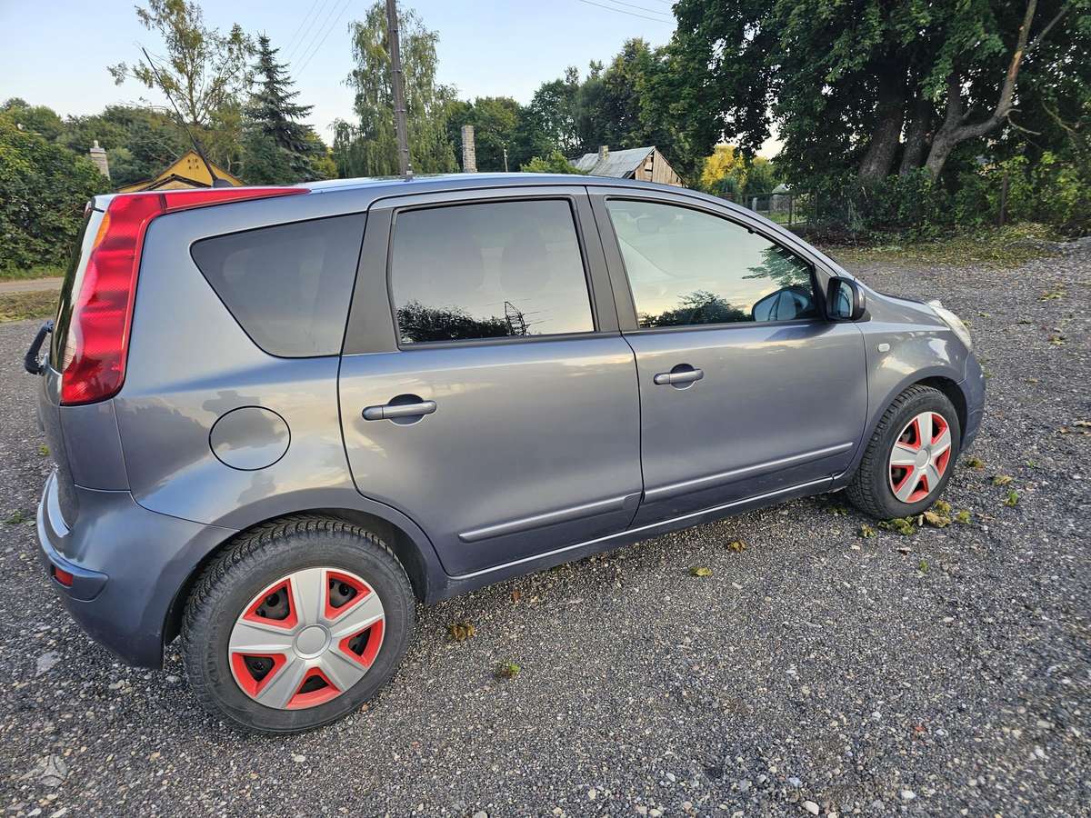 Nissan Note, 1.5 l., hatchback
