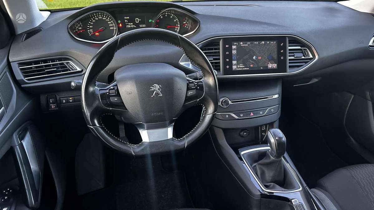 Peugeot 308, 1.2 l., Универсал