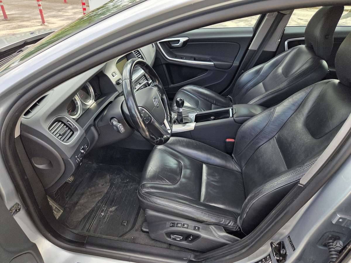 Volvo V60 - 8