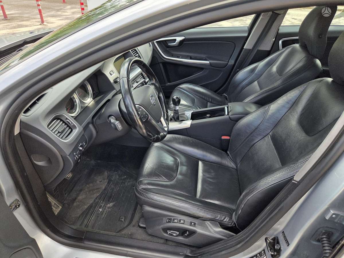 Volvo V60, 1.6 l., wagon