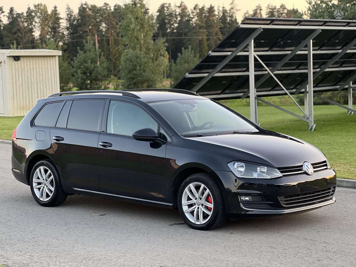 Volkswagen Golf - 1
