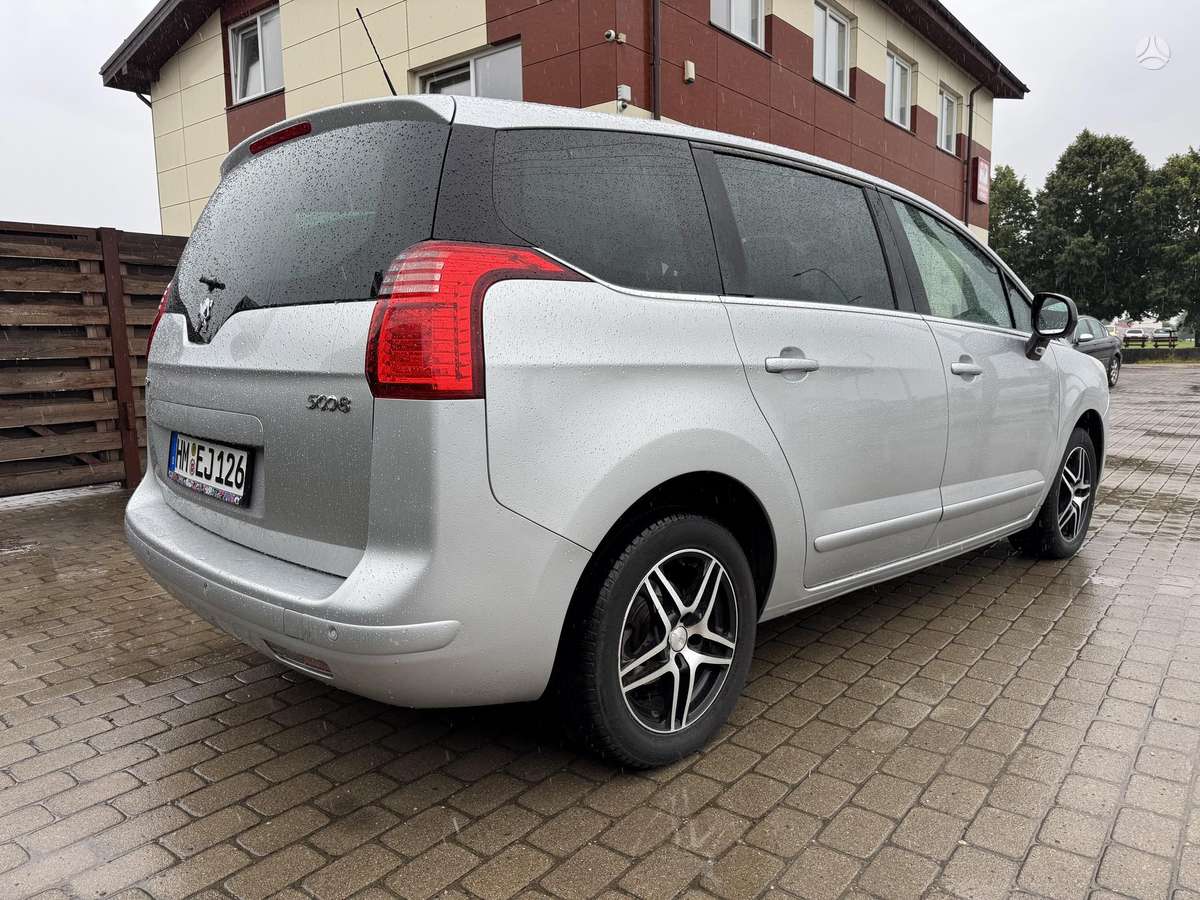 Peugeot 5008 - 10