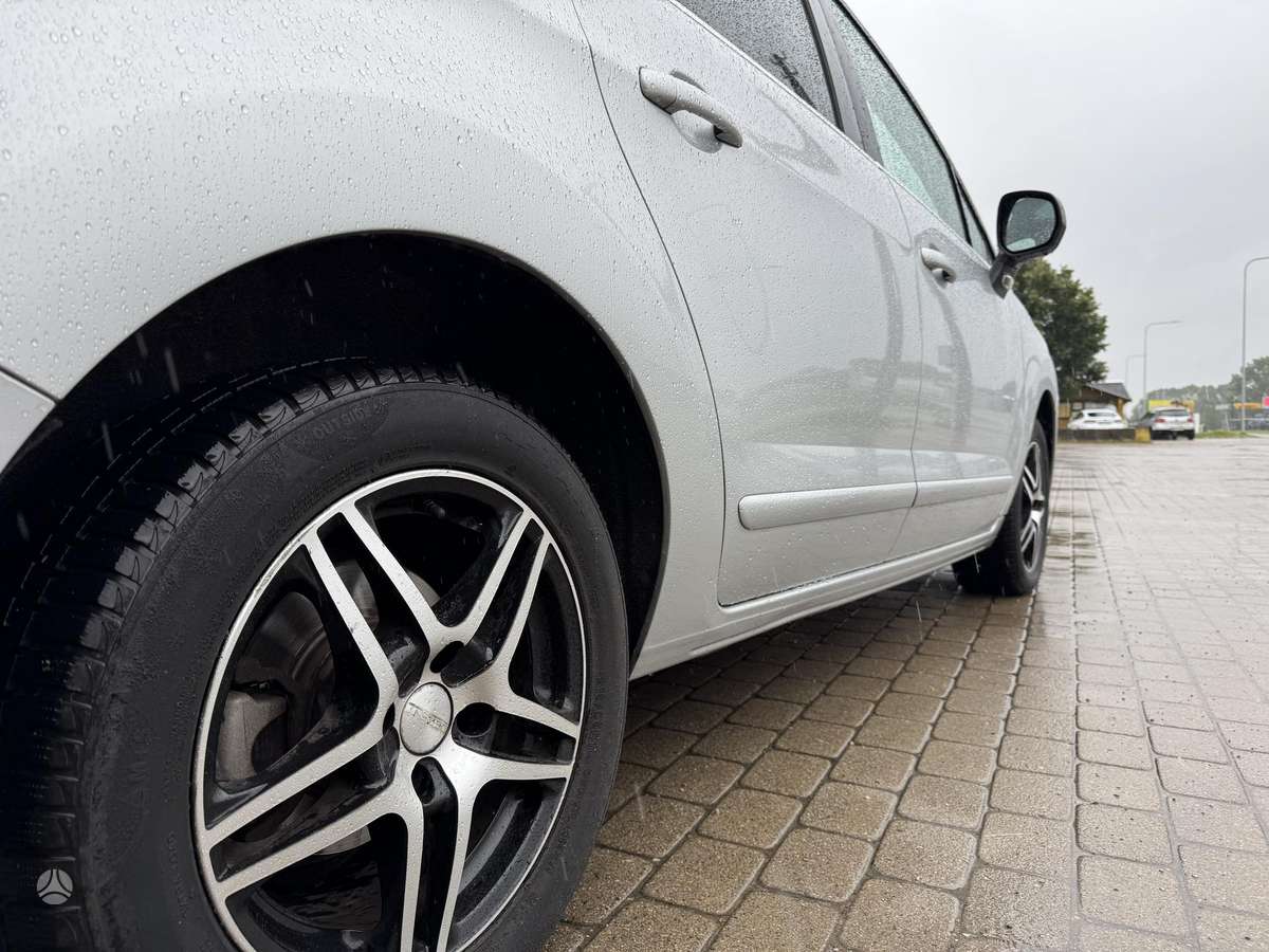 Peugeot 5008 - 12