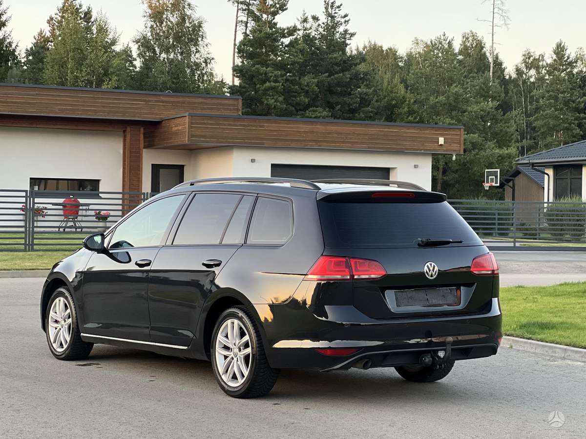 Volkswagen Golf - 2