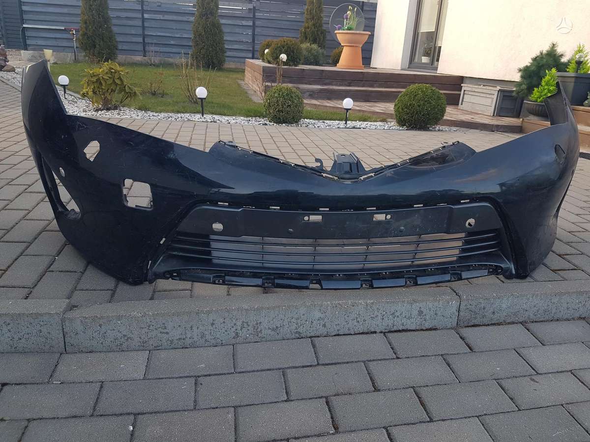 Toyota Auris kėbulo dalys