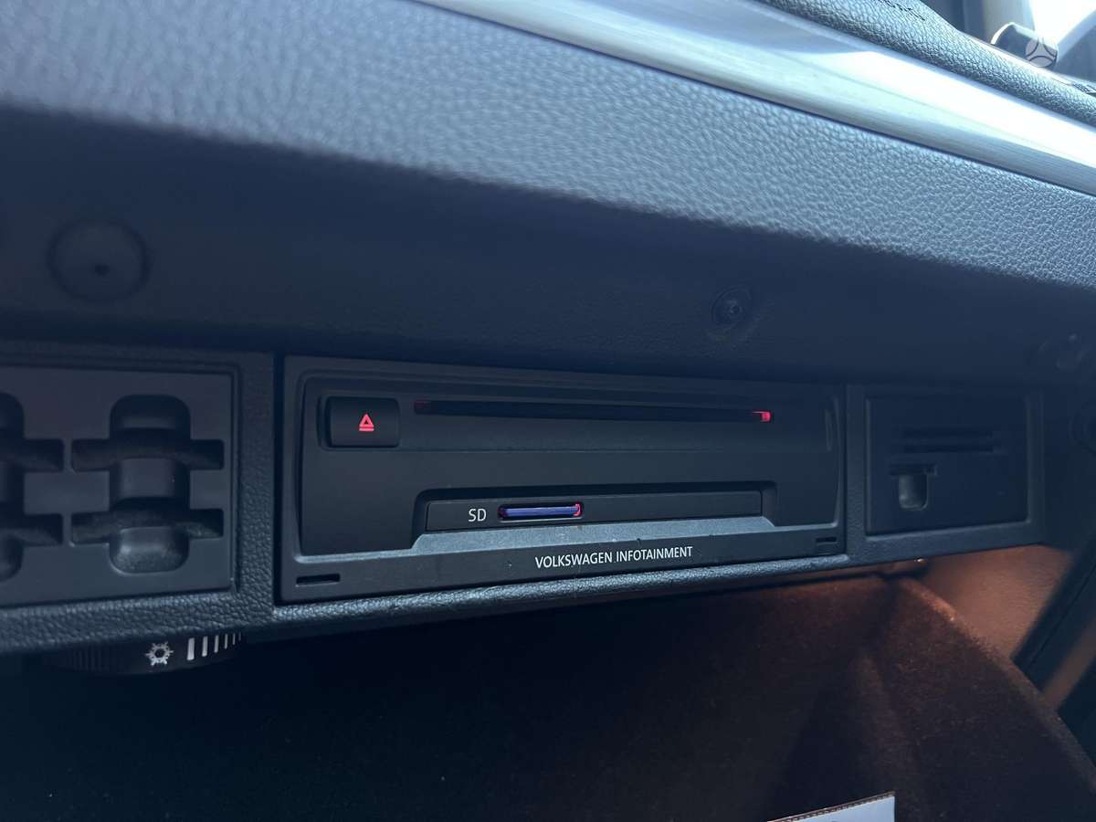 Volkswagen Golf - 10