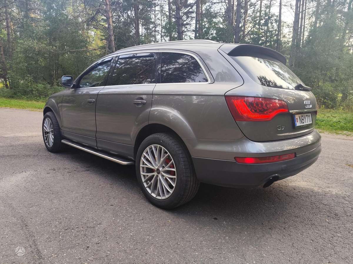 Audi Q7, 3.0 l., off-road / crossover