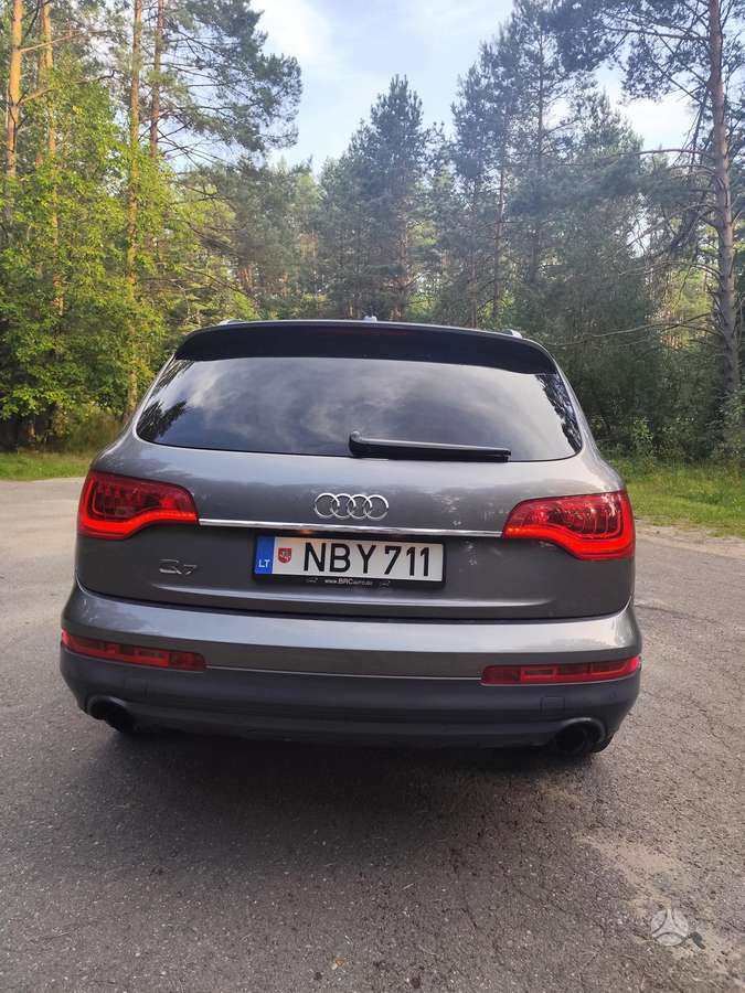 Audi Q7, 3.0 l., off-road / crossover