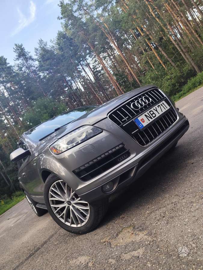 Audi Q7, 3.0 l., off-road / crossover