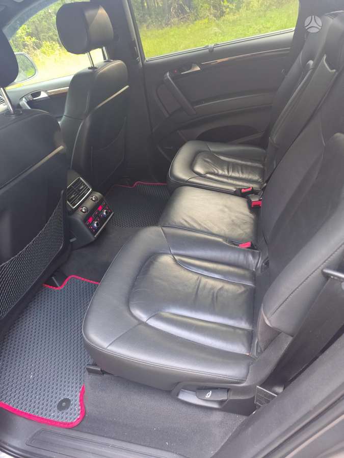 Audi Q7, 3.0 l., off-road / crossover