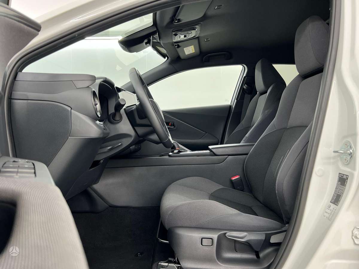 Toyota C-HR - 11