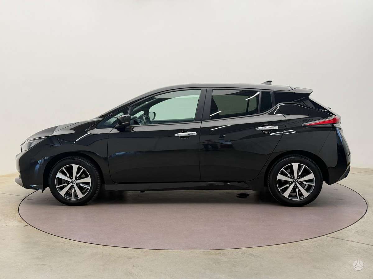 Nissan Leaf, 40 kWh, hatchback