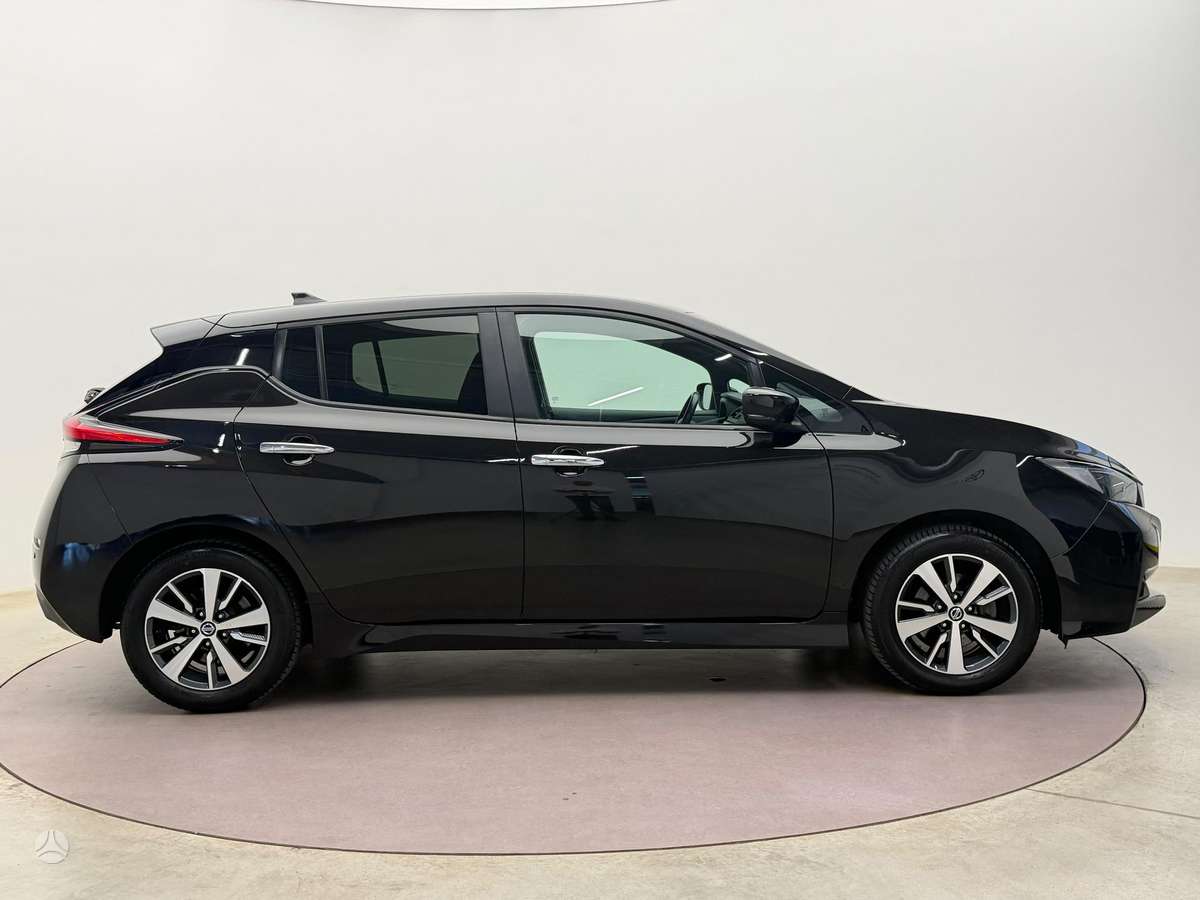 Nissan Leaf, 40 kWh, hatchback