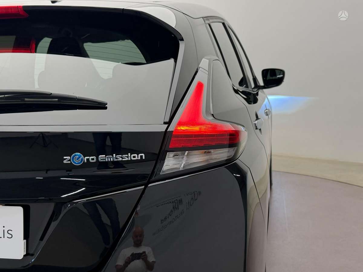 Nissan Leaf, 40 kWh, hatchback