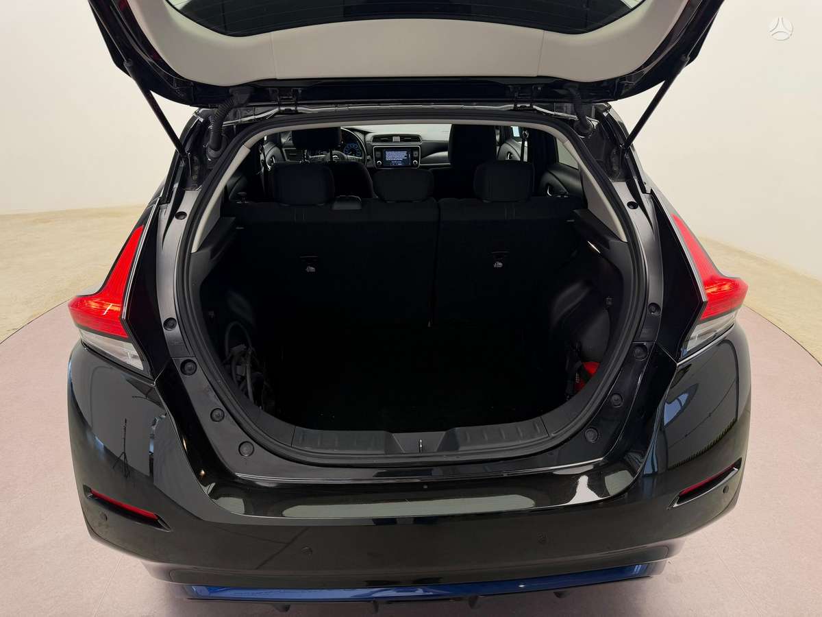 Nissan Leaf, 40 kWh, hatchback