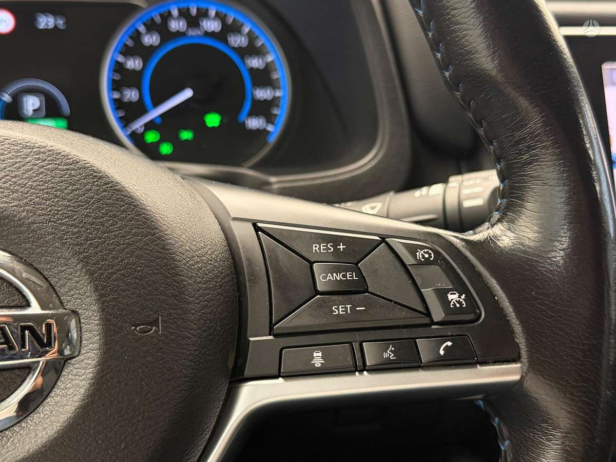 Nissan Leaf, 40 kWh, hatchback