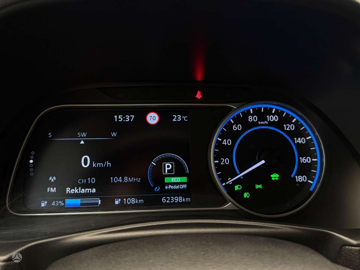 Nissan Leaf, 40 kWh, hatchback