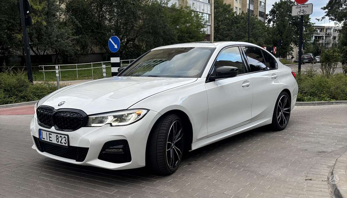 BMW 330, 2.0 l., Седан