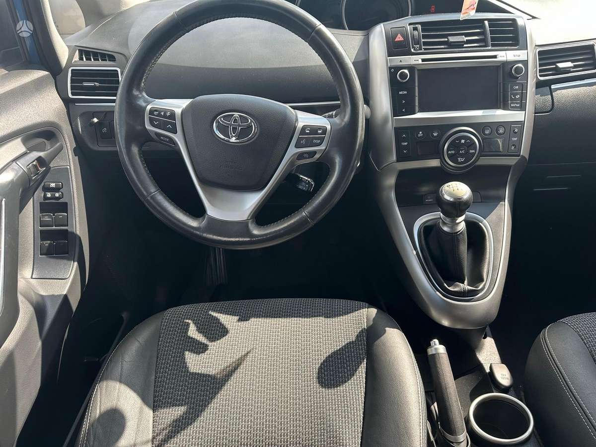 Toyota Verso - 8