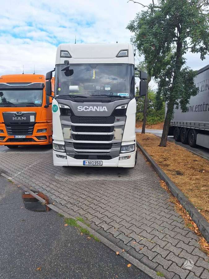 Scania S450, double sleeper