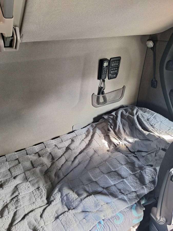 Scania S450, double sleeper