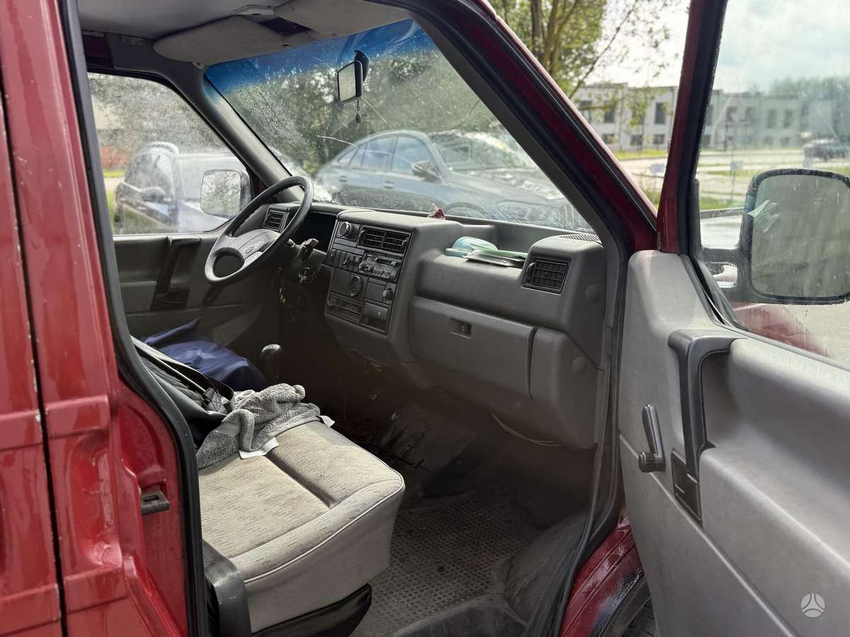 Volkswagen Transporter - 8